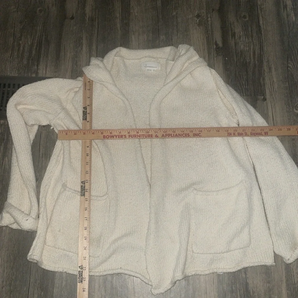 Anthropologie woman’s oversized chunky white sweater small